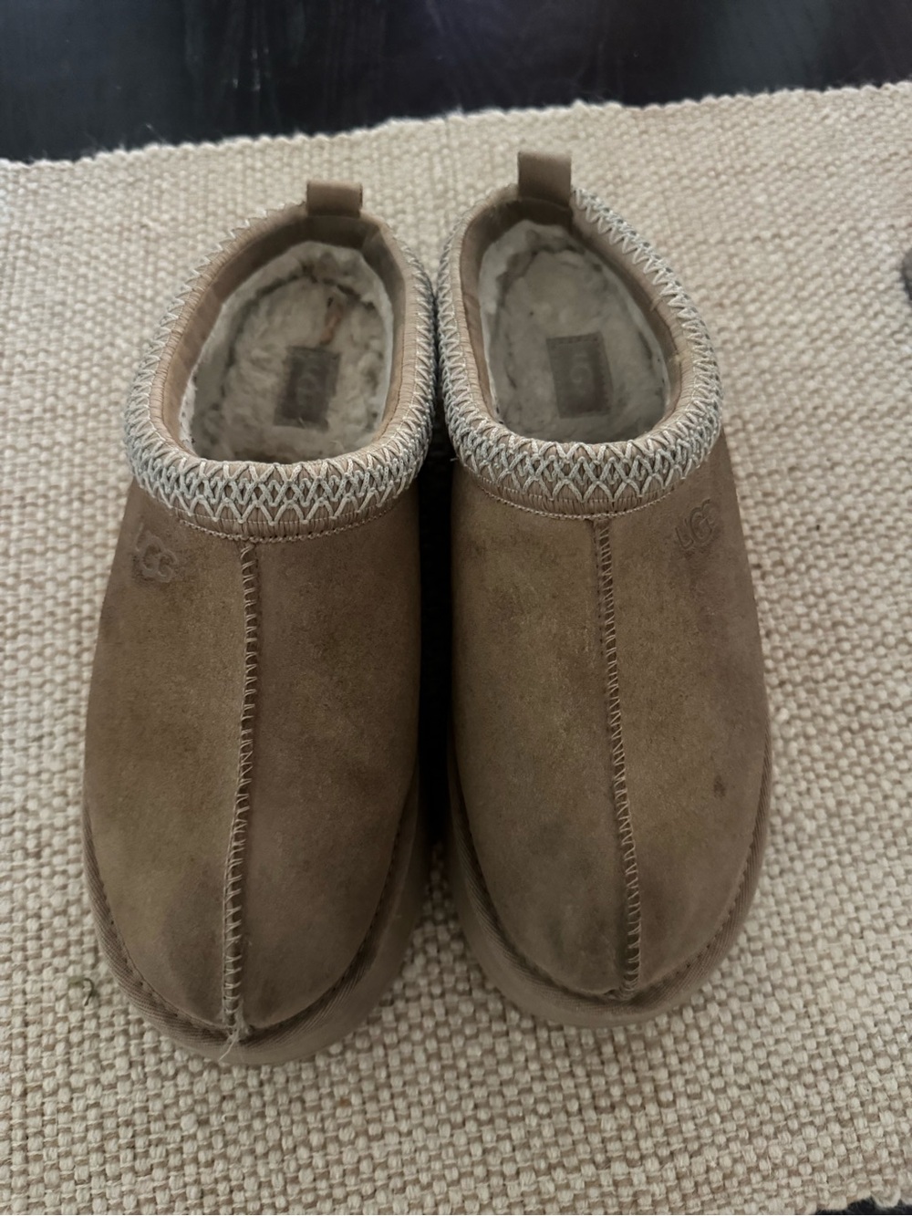 UGG womens Taz Suede Slipper Mule - sand